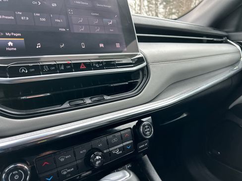 Used 2024 Jeep Compass Limited w/ Sun and Sound Group image 30