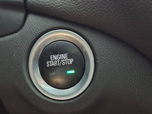 Used 2020 Chevrolet Equinox LT FWD image 26