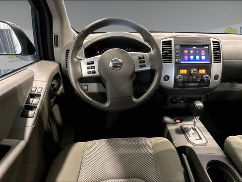 Used 2020 Nissan Frontier SV image 18