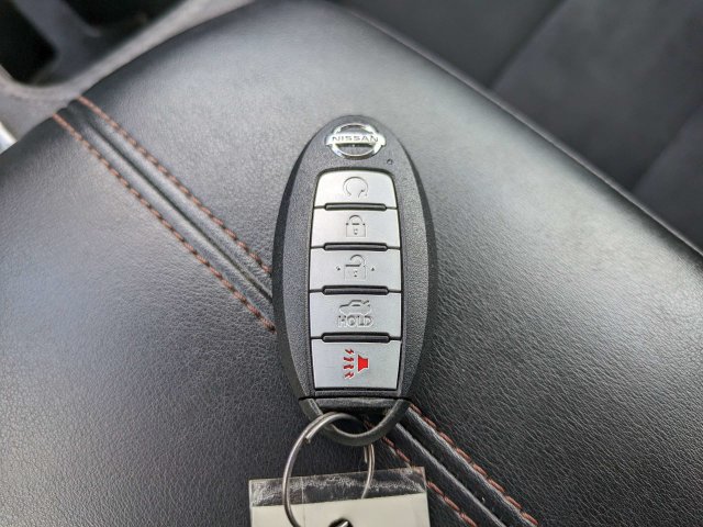 Used 2022 Nissan Sentra SR w/ Lighting Package FWD image 28