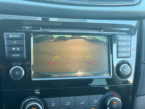 Used 2018 Nissan Rogue S FWD image 23