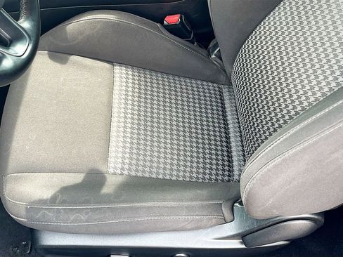 Used 2022 Dodge Challenger GT RWD image 19