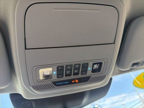 Used 2023 Ford Explorer XLT w/ Equipment Group 202A AWD/4WD image 14