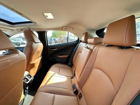 Used 2020 Lexus UX 250h w/ Premium Package AWD/4WD image 19