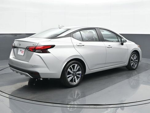 Used 2023 Nissan Versa SV image 6