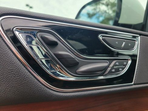 Used 2021 Lincoln Navigator L Reserve RWD image 14