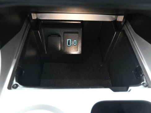 Used 2021 Ford Explorer XLT w/ Equipment Group 202A image 24