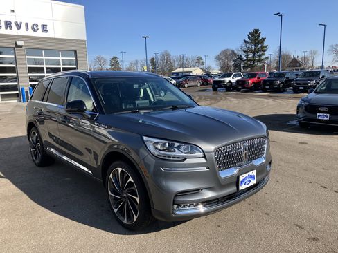 Used 2024 Lincoln Aviator Reserve w/ Equipment Group 201A image 4