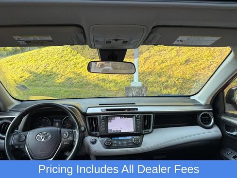 Used 2018 Toyota RAV4 XLE AWD/4WD image 6