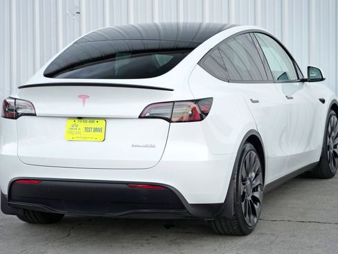 Used 2023 Tesla Model Y Performance image 50