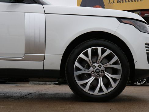 Used 2019 Land Rover Range Rover HSE image 6