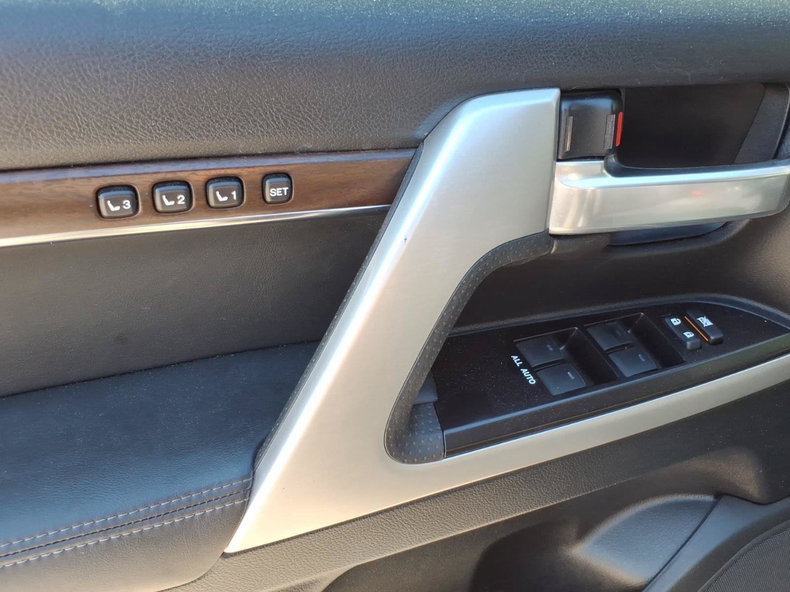 Used 2019 Toyota Land Cruiser w/ Carpet Mat Package AWD/4WD image 13