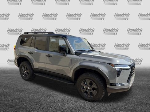 Certified 2026 Lexus GX 550 AWD/4WD image 2