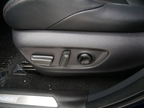 Used 2021 Toyota Venza Limited w/ Advanced Technology Package image 16