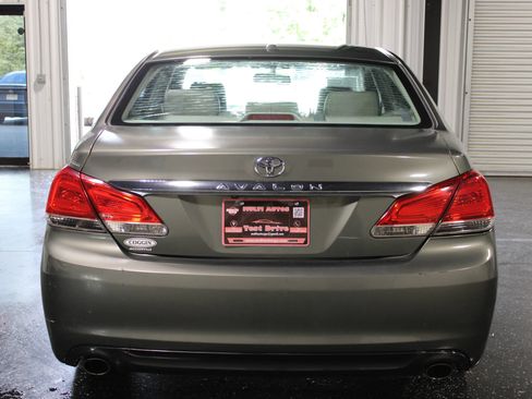 Used 2011 Toyota Avalon FWD image 4
