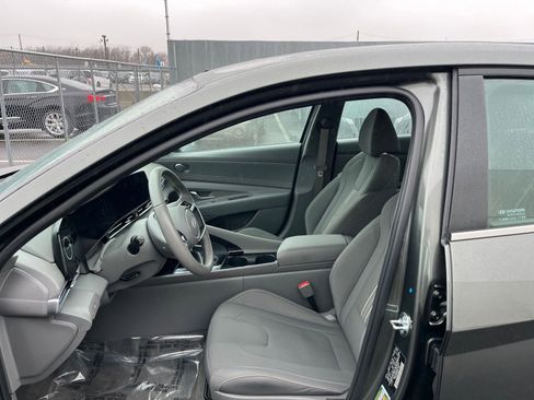 Used 2025 Hyundai Elantra SEL image 27