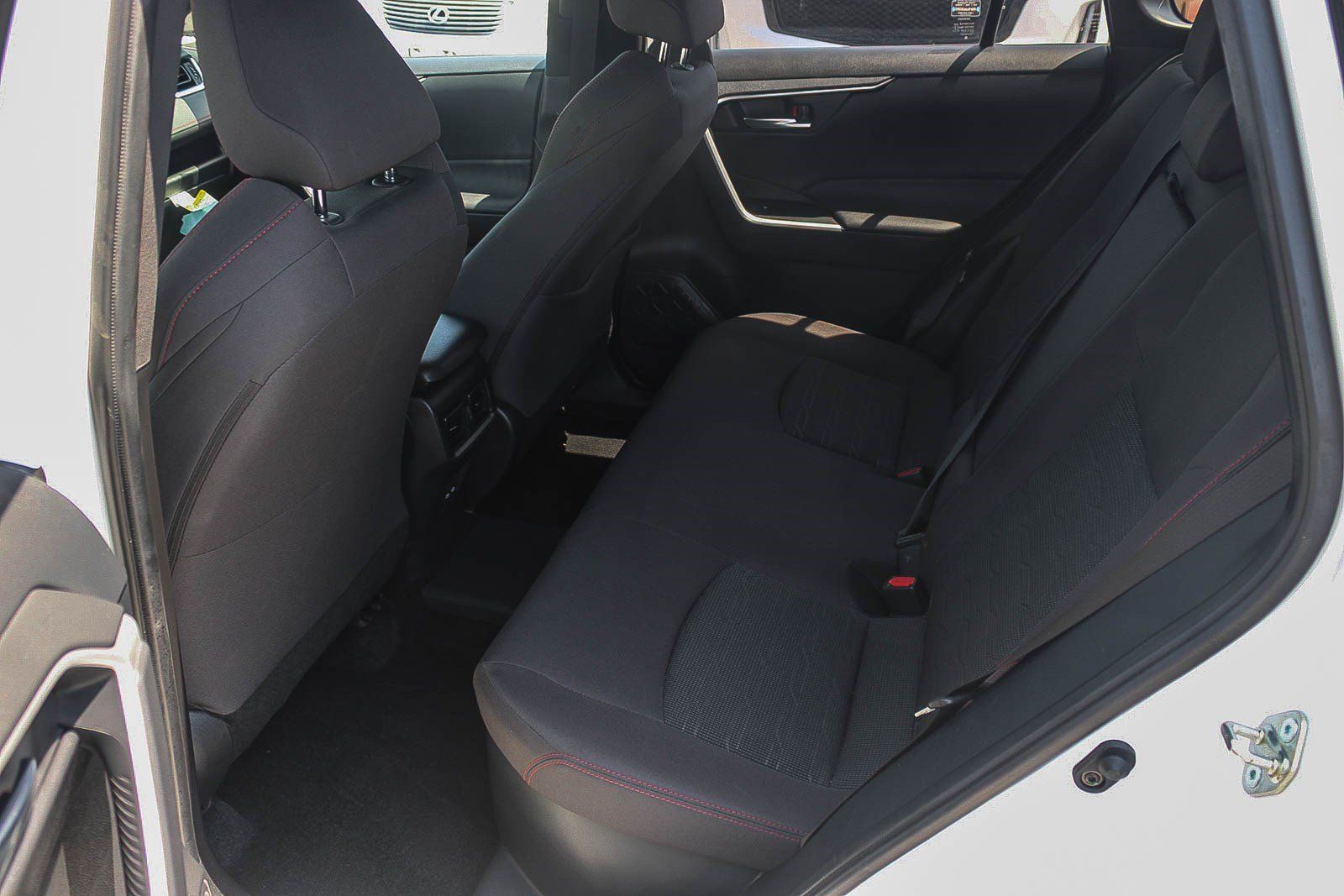 Used 2022 Toyota RAV4 SE w/ Weather & Moonroof Package AWD/4WD image 19