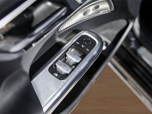 Used 2024 Mercedes-Benz E 350 4MATIC Sedan image 22