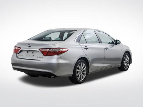 Used 2015 Toyota Camry XLE w/ Moonroof Package FWD image 5
