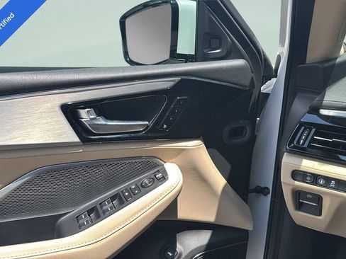 Used 2025 Acura MDX FWD image 18