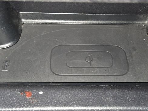 Used 2017 Toyota Tacoma Limited image 17