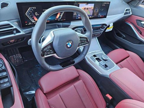 Used 2025 BMW 330i Sedan w/ Premium Package image 9