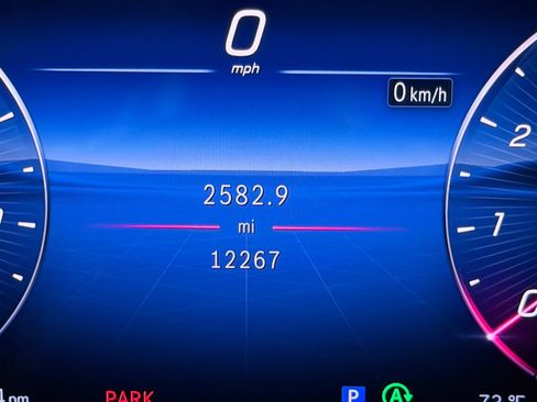 Used 2025 Mercedes-Benz GLC 300 image 25