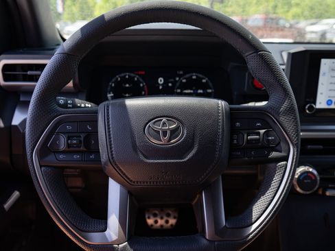 Used 2025 Toyota Tacoma TRD Sport AWD/4WD image 27