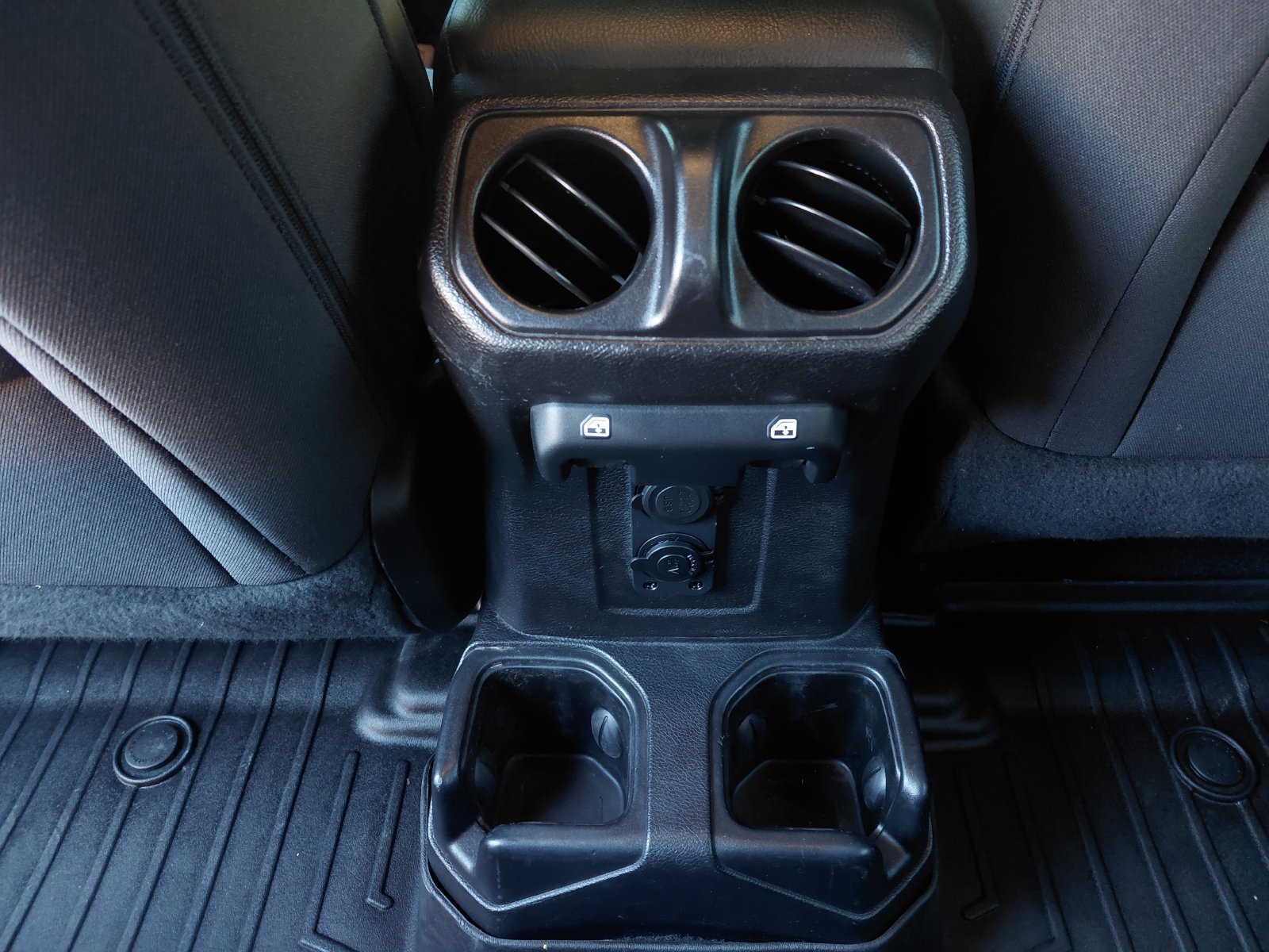 Used 2019 Jeep Wrangler Unlimited Sport S AWD/4WD image 14