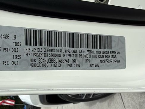 Used 2018 Jeep Compass Latitude w/ Popular Equipment Group FWD image 35
