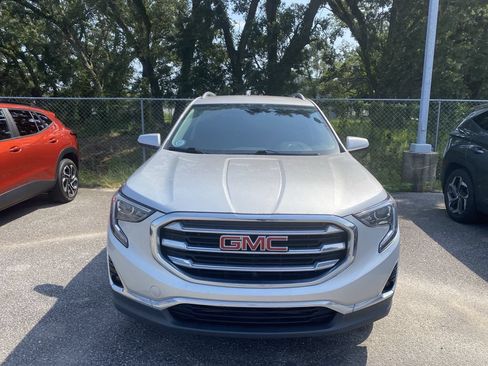 Used 2019 GMC Terrain SLT FWD image 2
