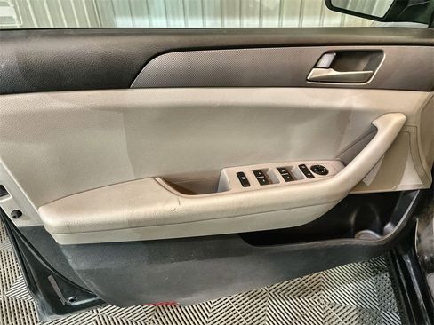 Used 2019 Hyundai Sonata SE image 19