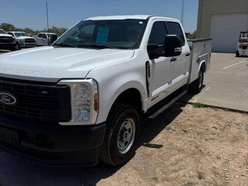 Used 2024 Ford F250 XL AWD/4WD image 3