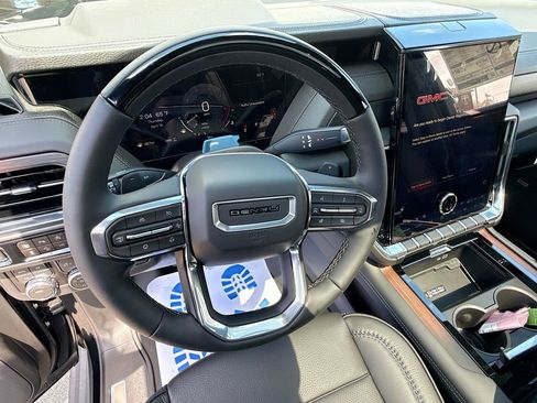 New 2026 GMC Yukon XL Denali w/ Denali Reserve Package image 11