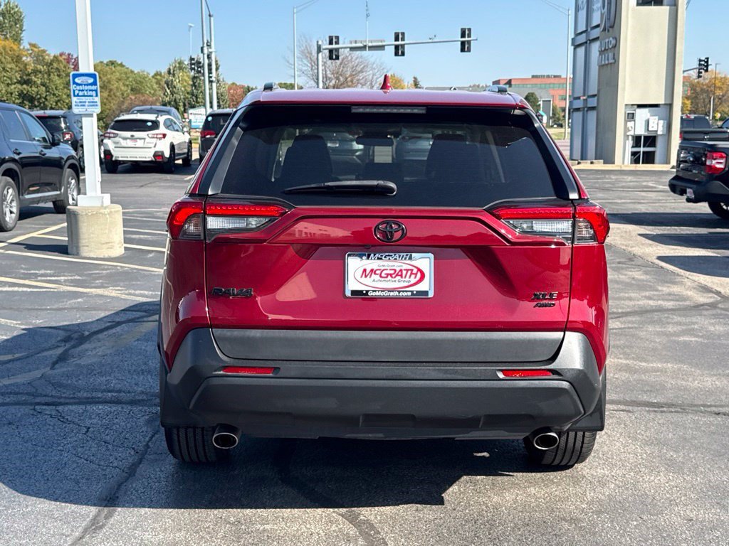 Used 2019 Toyota RAV4 XLE Premium w/ Cold Weather Package AWD/4WD image 10