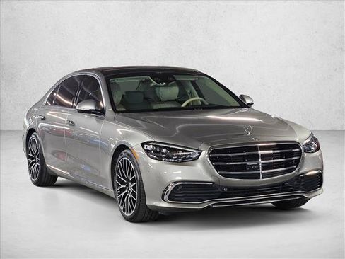 Used 2022 Mercedes-Benz S 500 4MATIC image 3