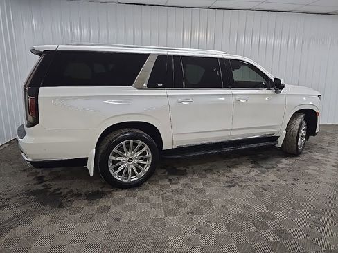 Used 2022 Cadillac Escalade ESV Premium Luxury image 3