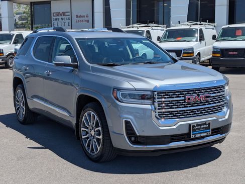 Used 2023 GMC Acadia Denali w/ Denali Ultimate Package AWD/4WD image 7