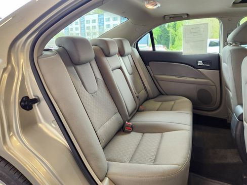 Used 2010 Ford Fusion SE FWD image 6