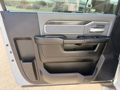 Used 2019 RAM 3500 SLT w/ Quick Order Package 2GG SLT AWD/4WD image 9