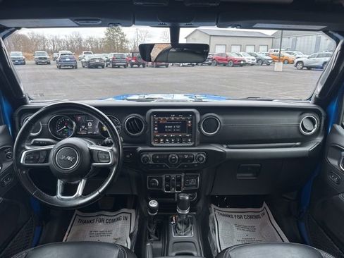 Used 2022 Jeep Wrangler Unlimited Sahara AWD/4WD image 19