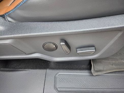 Used 2024 Ford Bronco Outer Banks image 17