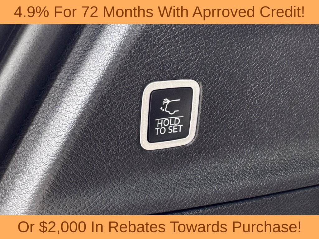 New 2027 Chrysler Pacifica Select FWD image 14