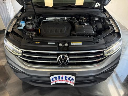Used 2023 Volkswagen Tiguan SE w/ Panoramic Sunroof Package AWD/4WD image 9