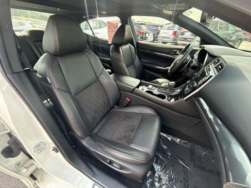 Used 2022 Nissan Maxima SR w/ Sport Mat Group FWD image 24