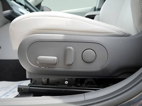 Certified 2024 Hyundai Kona Limited FWD image 22