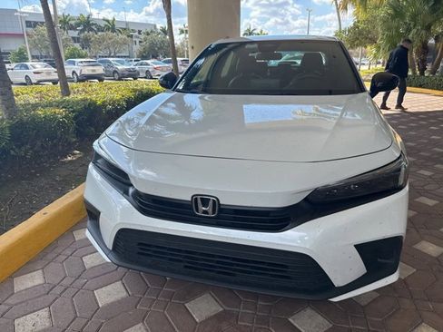 Used 2023 Honda Civic Sport image 4