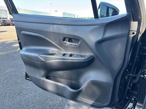 Used 2025 Nissan Versa SV FWD image 18