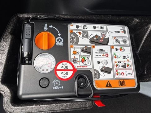 Used 2025 Ford Escape Active AWD/4WD image 37