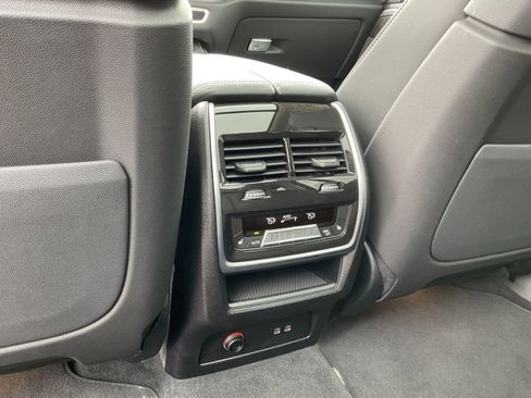 Used 2026 BMW X7 xDrive40i image 16